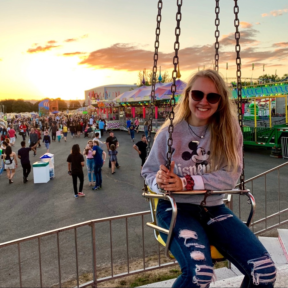 Meet your Posher, Chloe